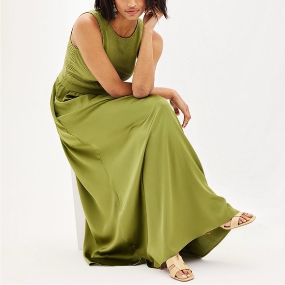 Taylor size small moss green maxi dress w/ stretchy sleeveless top, silky bottom - Picture 5 of 16